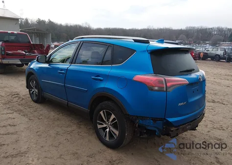 2017 Toyota Rav4 Xle z USA, uszkodzony, nr VIN JTMRFREV1HJ112875